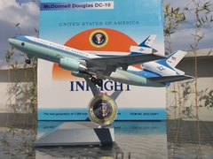 UNITED STATES AIR FORCE (USAF) MCDONNELL DOUGLAS DC-10-30 / C-10 con moneda conmemorativa