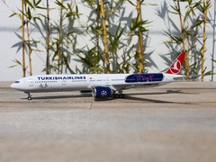 TURKISH AIRLINES BOEING 777-300 "UEFA CHAMPIONS LEAGUE" - comprar en línea