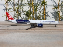 TURKISH AIRLINES BOEING 777-300 "UEFA CHAMPIONS LEAGUE" en internet