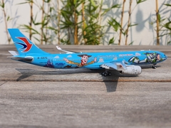 CHINA EASTERN AIRBUS A330-300 "TOY STORY" 1:400 MARCA JC WINGS en internet