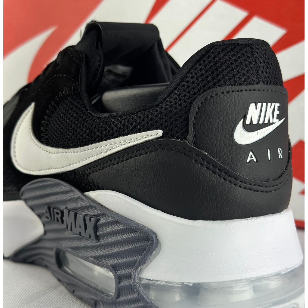 Tênis Nike Air Max Excee - Preto e Branco