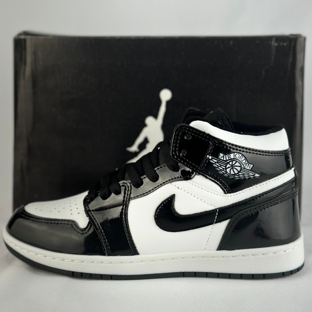 Tênis Nike Air Jordan 1 - Preto e Branco - Street Shop