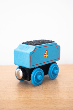 Vagón Celeste nro 4 de Madera - Thomas & Friends - Importado - comprar online