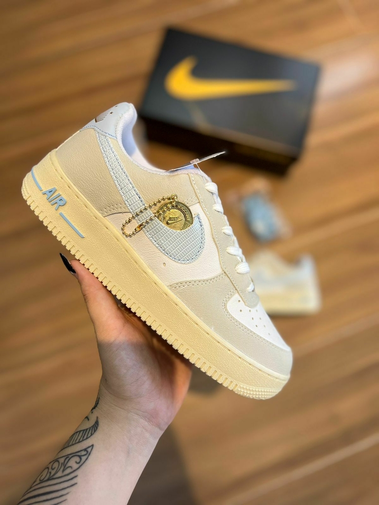 Nike scratch sales