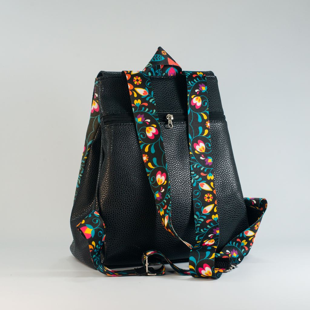 Mochila Clasica negro flores Comprar en Quidel