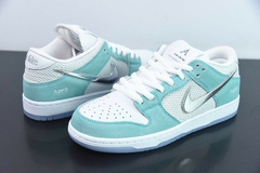 Nike Dunk Low SB "April Skateboards" na internet