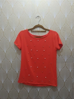 Camiseta Feminina com aplicação de pérola - loja online