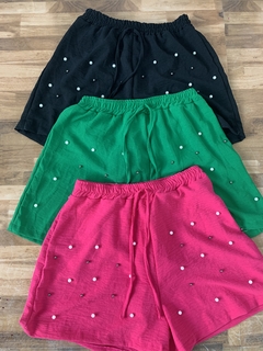 Short com strass e pérolas