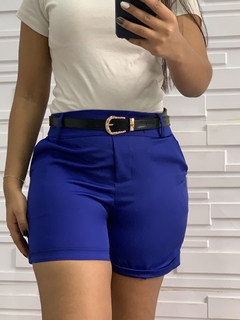 Short alfaitaria liso com zíper