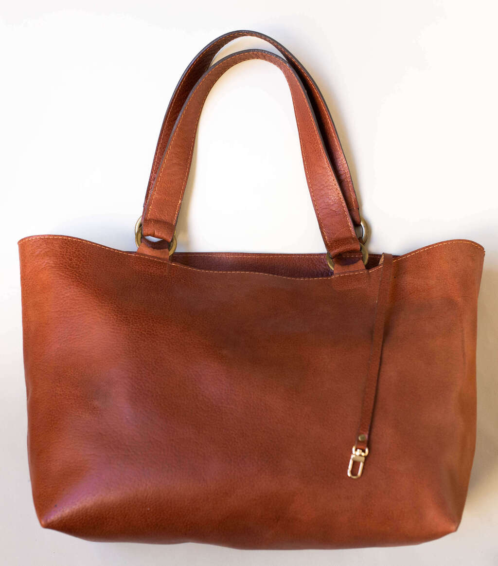 Cartera de cuero vacuno 2025