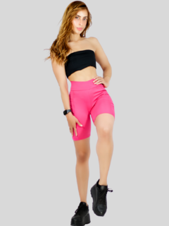 SHORT DEPORTIVO DE MUJER STRETCH CON BOLSAS LATERALES