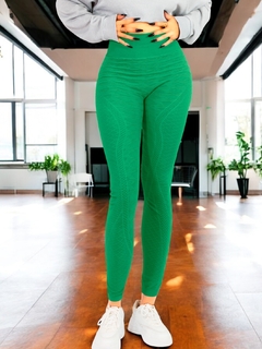 Imagen de LEGGING DE MUJERS TEXTURIZADO ESTILO PUSH UP