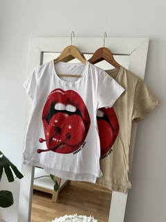 Remera Cherry Lips en internet