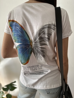 Remera Butterfly Celeste