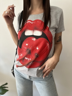 Remera Cherry Lips - Karma Mayorista