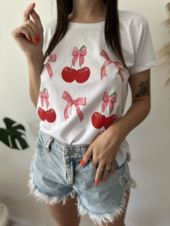 Remera Moños Cherry en internet