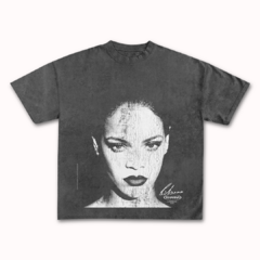 CAMISETA VINTAGE RIHANNA BOOTLEG DATABASE na internet