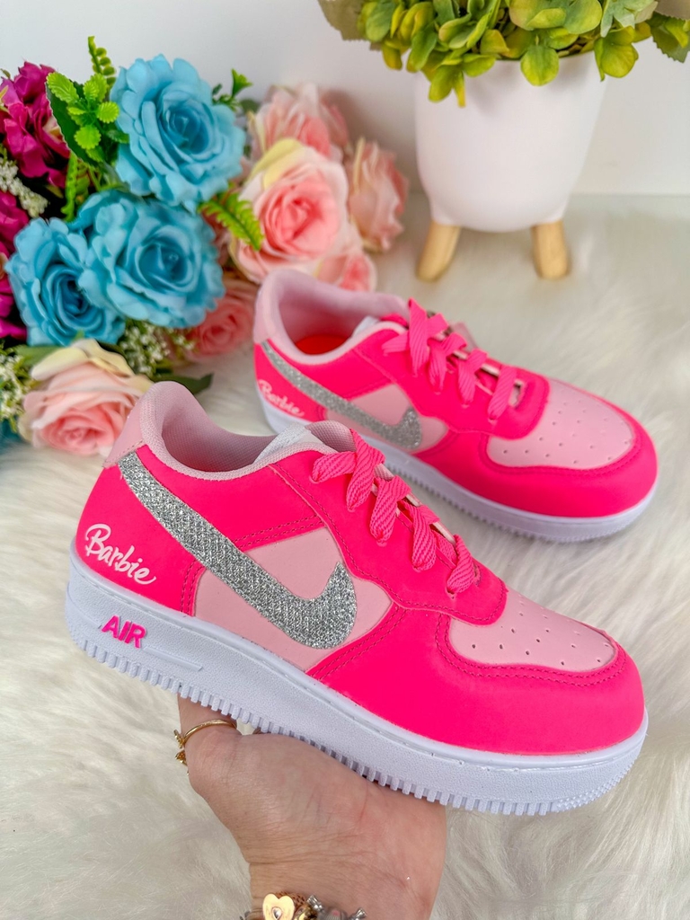 Baby hotsell nikes pink