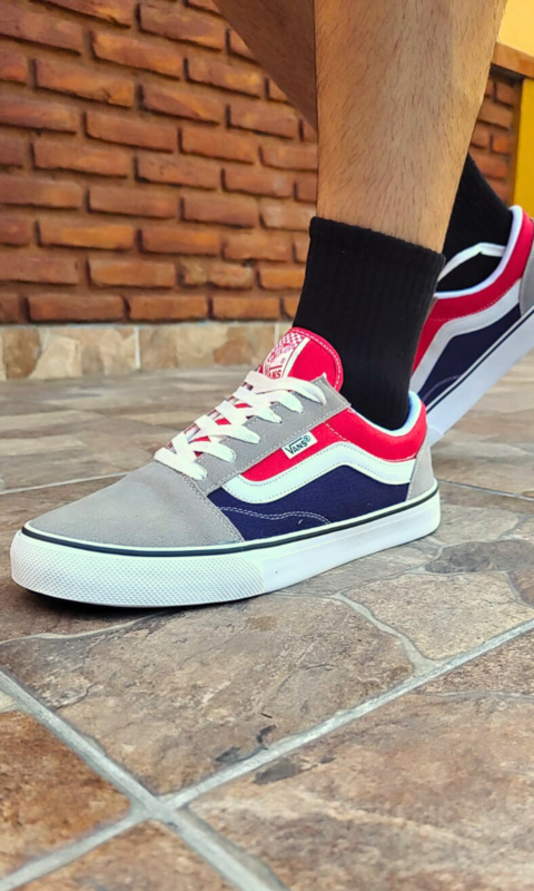 Vans bordo 2025 y azul