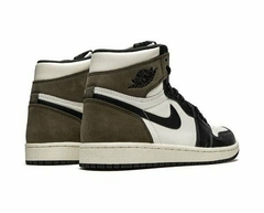 Jordan 1 High Dark Mocha - PIEL DE CHITA 