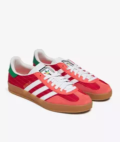 Gazelle Indoor Better Scarlet/ Cloud White / Gum (plazo aproximado de 25 días hábiles desde se confecciona la compra)