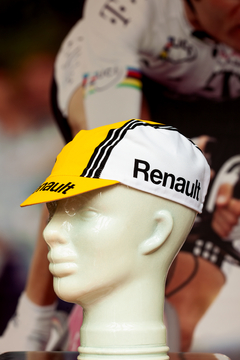Cap vintage "Renault" en internet
