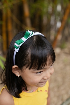 Linha Escolar: tiara laço Chanel - verde e branca - Quitandinha Baby