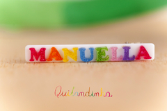 Presilha em acrílico: nome em Manuela (pronta entrega) - comprar online