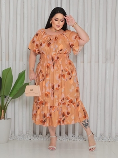 Pré Venda - Vestido Plus Size Midi com Lastex Pessego Folhas Cibele - Mi Amore