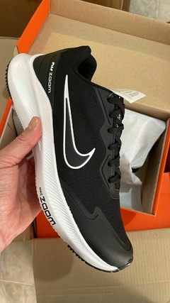 NIKE DEPORTIVAS ZOOM NEGRAS SUELA BLANCA