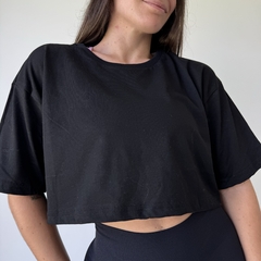 Remera Crop Over Lufit Negro - tienda online