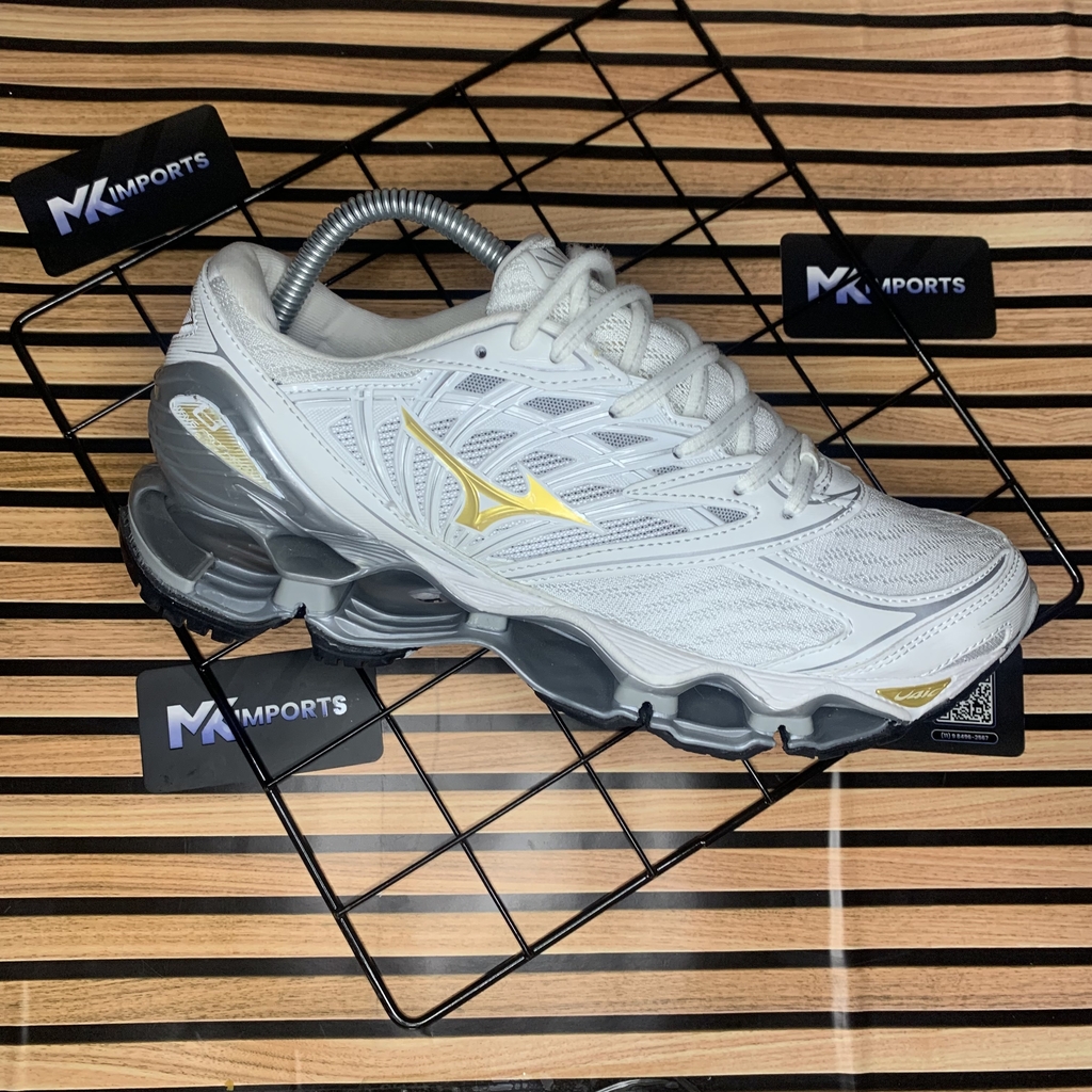 Mizuno branco e dourado sales