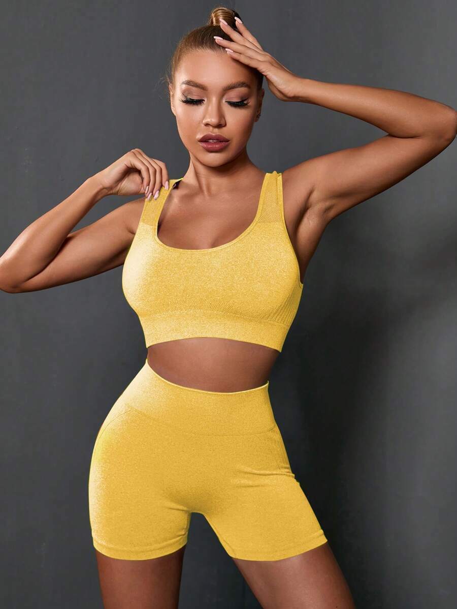 Conjunto deportivo seamless corto amarillo