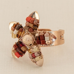 18k gold-plated adjustable ring, embroidered with jablonex stones in earthy tones.