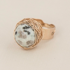 18k gold-plated adjustable ring, embroidered with jade kiwi stone.