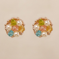 18k gold-plated earring, embroidered with pearls and a mix of colored crystals.