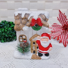 Casinha de Porcelana Decorada com Neve e Led - Pinha