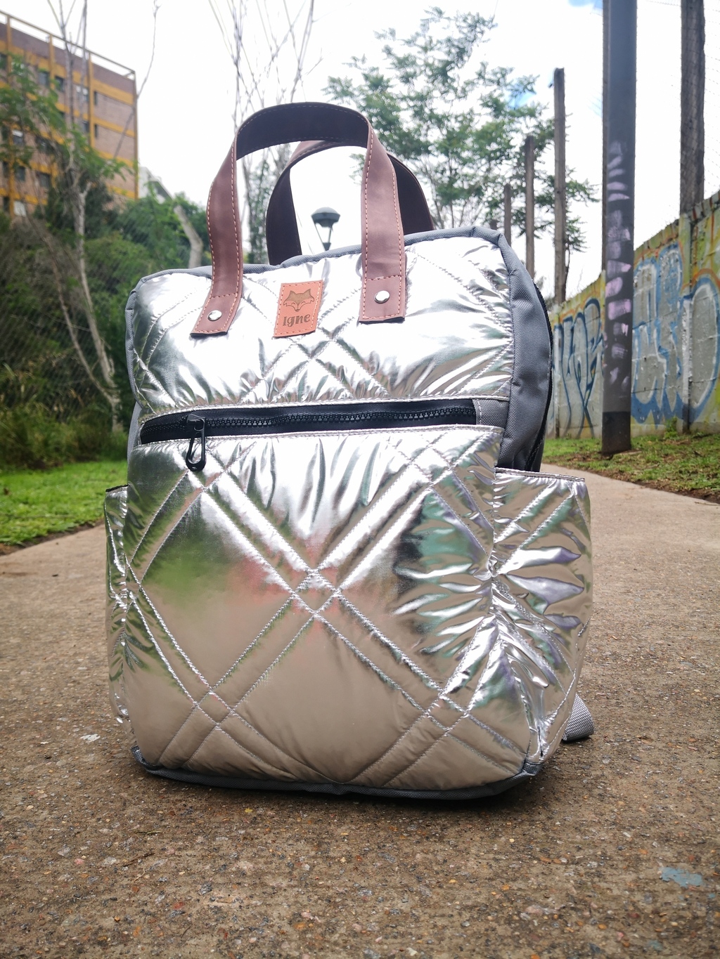 Mochila Dubai XL Matelasse Metalizada Plateada