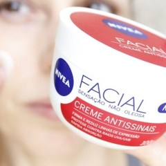 Creme Facial Antissinais Nivea 100g Sensação Não Oleosa Pele - comprar online