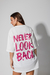 Remera Oversize NEVER LOOK BACK Blanco&Magenta - comprar online