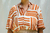 Camisa pequi abstrato laranja - comprar online