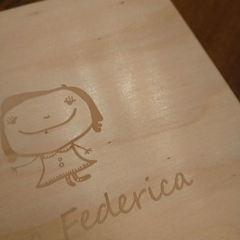 Caja de lujo x 9 blends de madera lustrada - Niña Federica