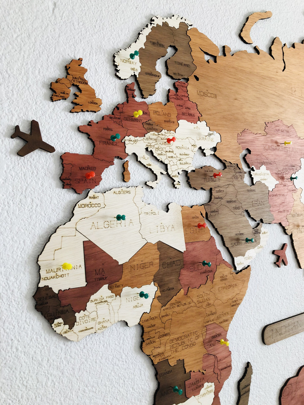 Mapa mundial de viajes - madera clara de color 300 cm x 175 cm