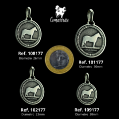 Medalha com Cavalo Crioulo em alpaca exclusivo Cimarrão 102177. - comprar online