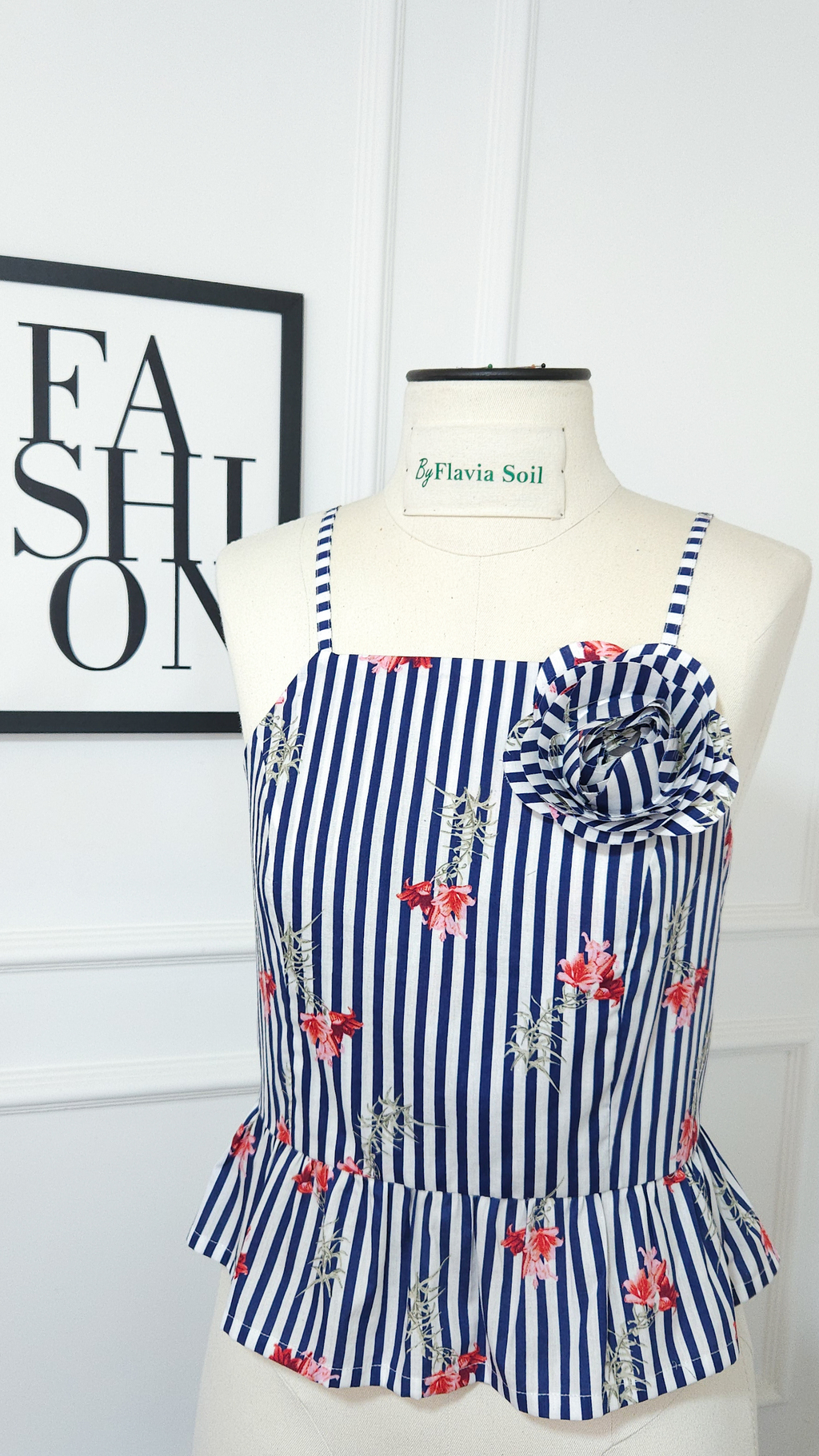 Blusa feminina peplum com recorte princesa
