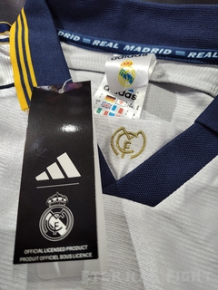 Imagen de CAMISETA FUTBOL RETRO OFICIAL REAL MADRID 1998