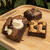 Brownie de chocolate 72%, castanha e passas • 50g na internet
