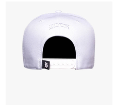 Boné SnapBack Branco Luva na internet