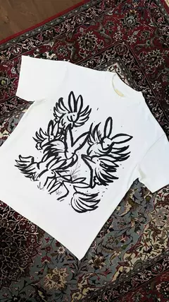 Camiseta na cor Off White "Black Vintage Drawings" - Lepre na internet