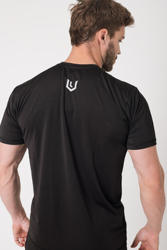 Remera Dry fit (Negra) - Puerto Seguro